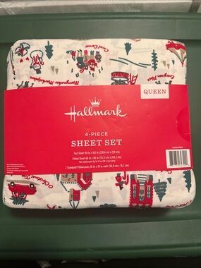 Hallmark 4-piece Queen Christmas Village Sheet Set